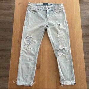 Lightwash Lucky Brand Women’s Ripped Boyfriend Cut Jeans, Size 10